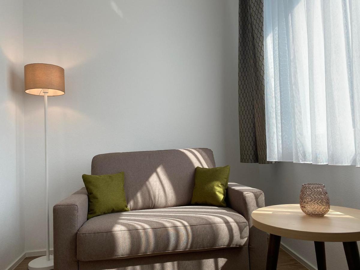 Hotel-Restaurant Und Gaestehaus Loewen Suessen ภายนอก รูปภาพ