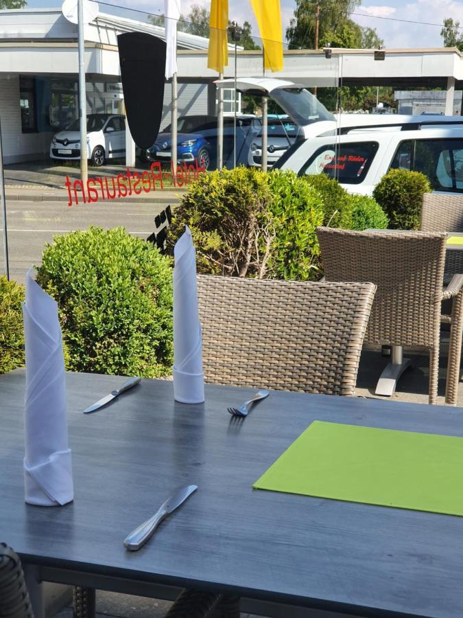 Hotel-Restaurant Und Gaestehaus Loewen Suessen ภายนอก รูปภาพ