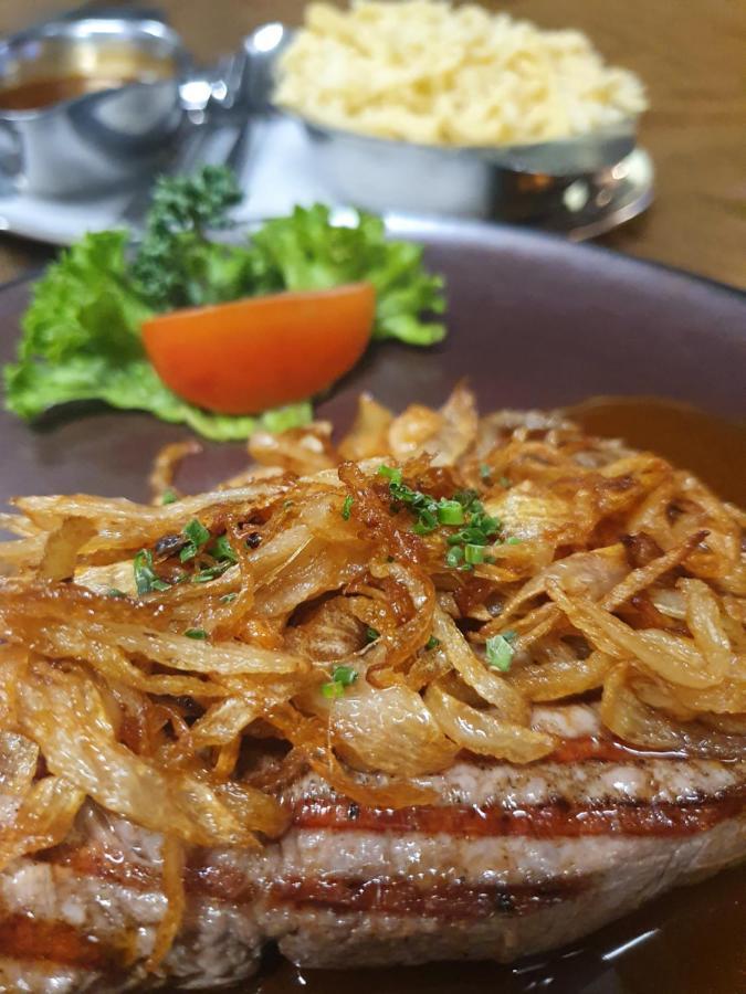 Hotel-Restaurant Und Gaestehaus Loewen Suessen ภายนอก รูปภาพ