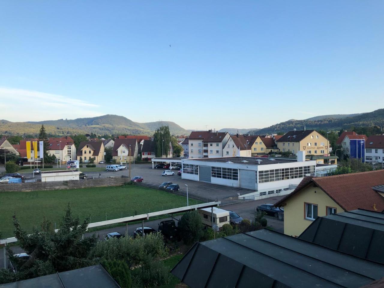 Hotel-Restaurant Und Gaestehaus Loewen Suessen ภายนอก รูปภาพ