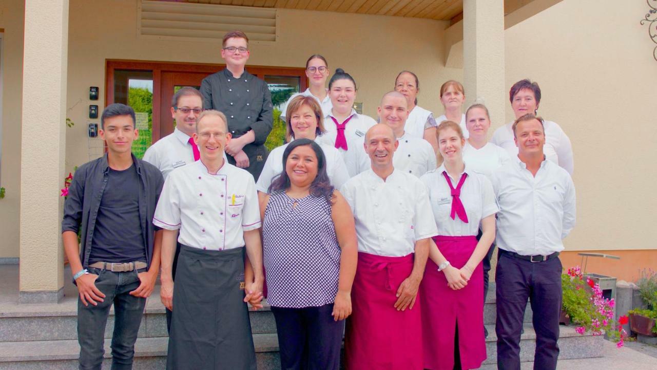 Hotel-Restaurant Und Gaestehaus Loewen Suessen ภายนอก รูปภาพ